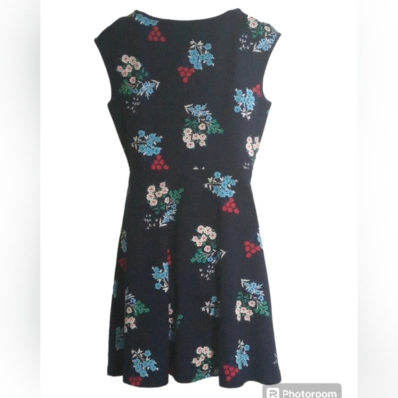 Draper James Floral Print Fit & Flare Dress Sleeveless Navy Blue Size Medium - Picture 2 of 6